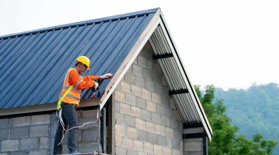 Expert flood damage restoration services in Cascade, MT